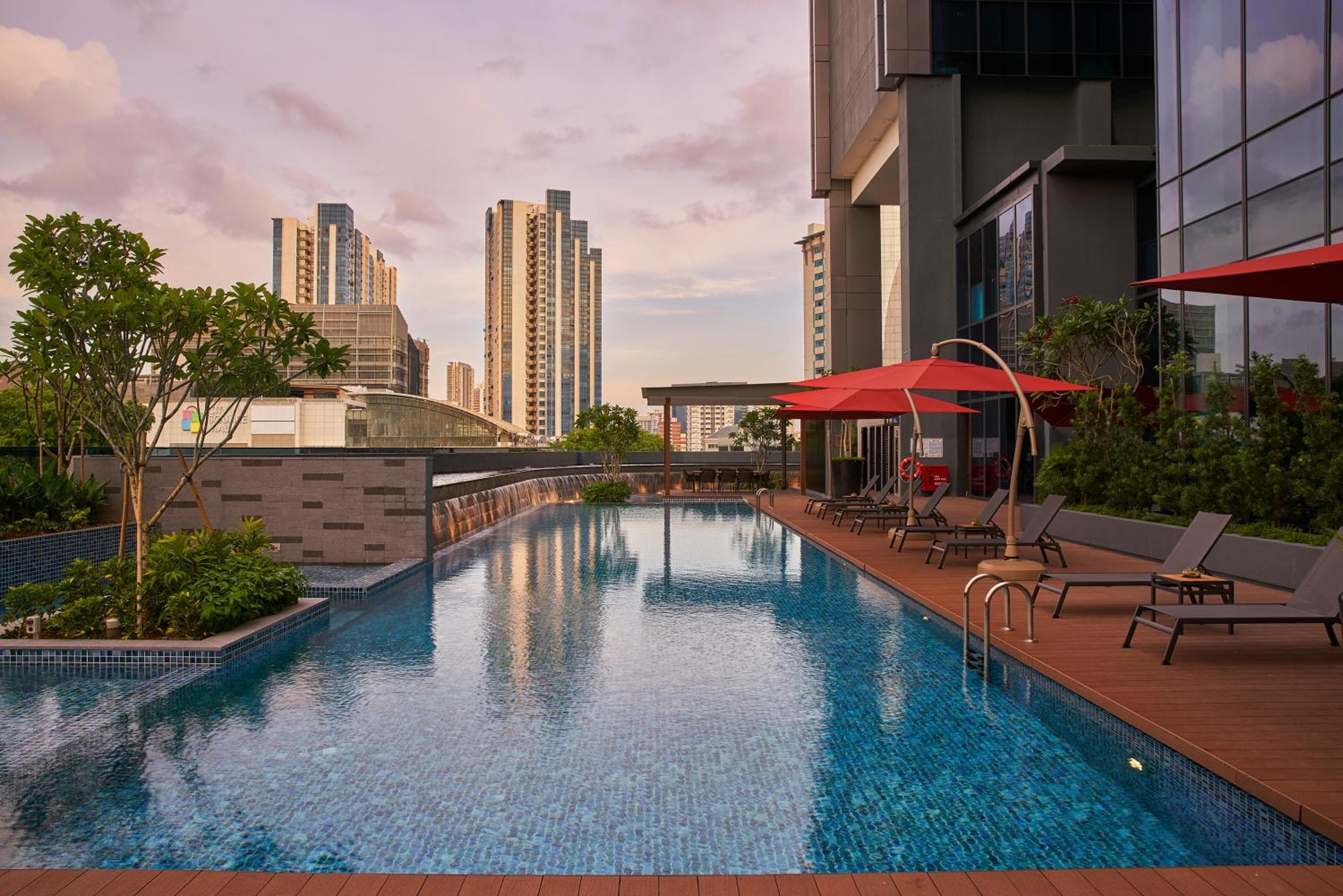 holiday inn little india