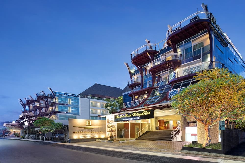 the kuta beach heritage hotel