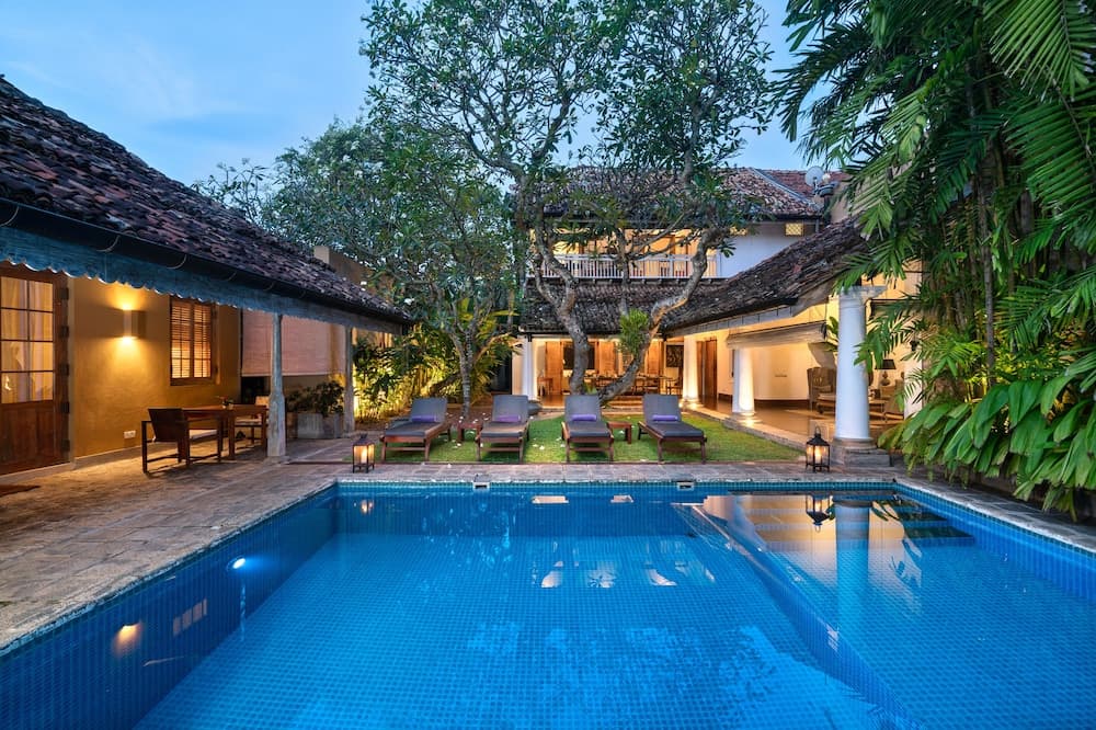 taru villas - rampart street