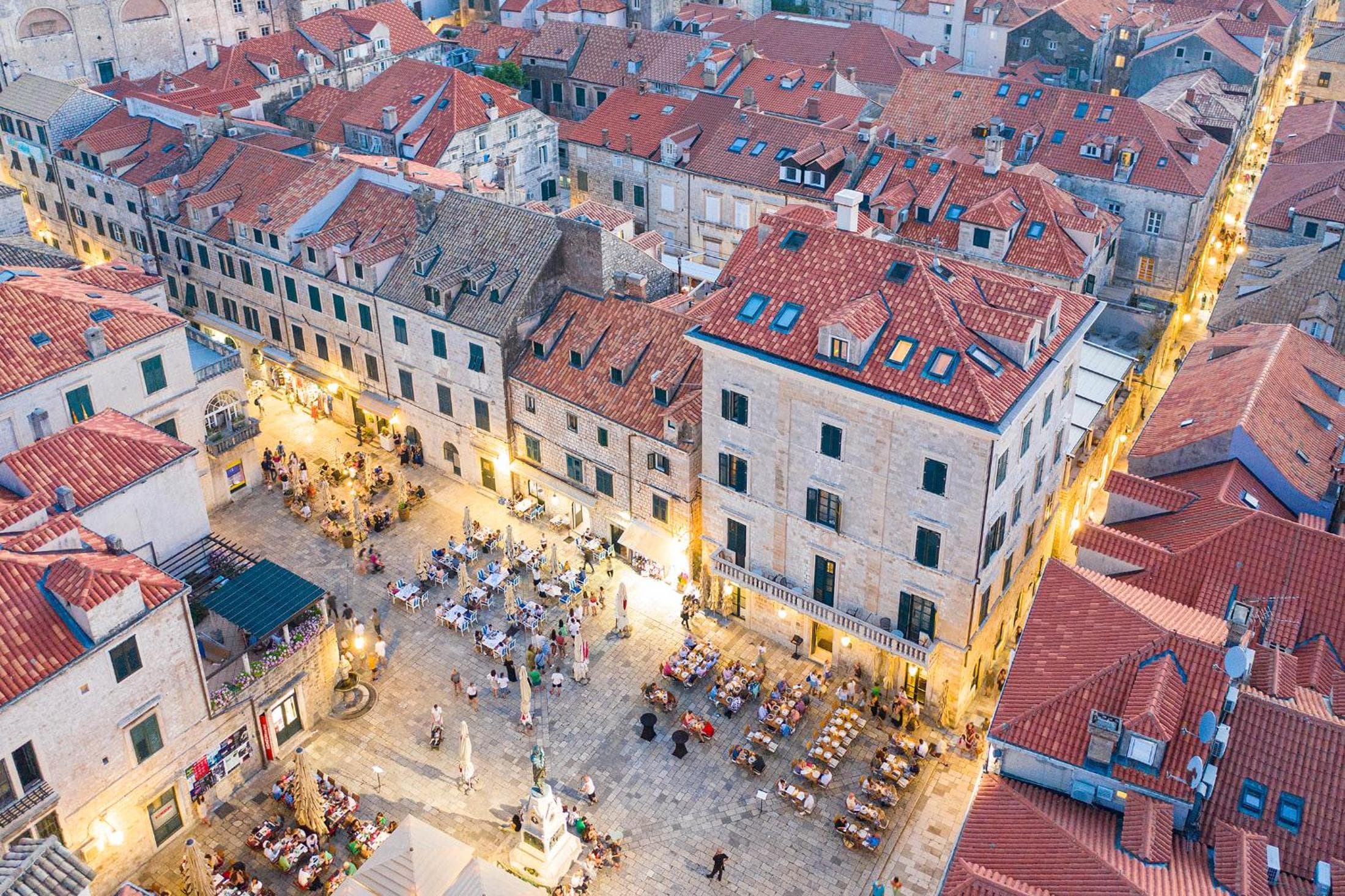 the pucic palace