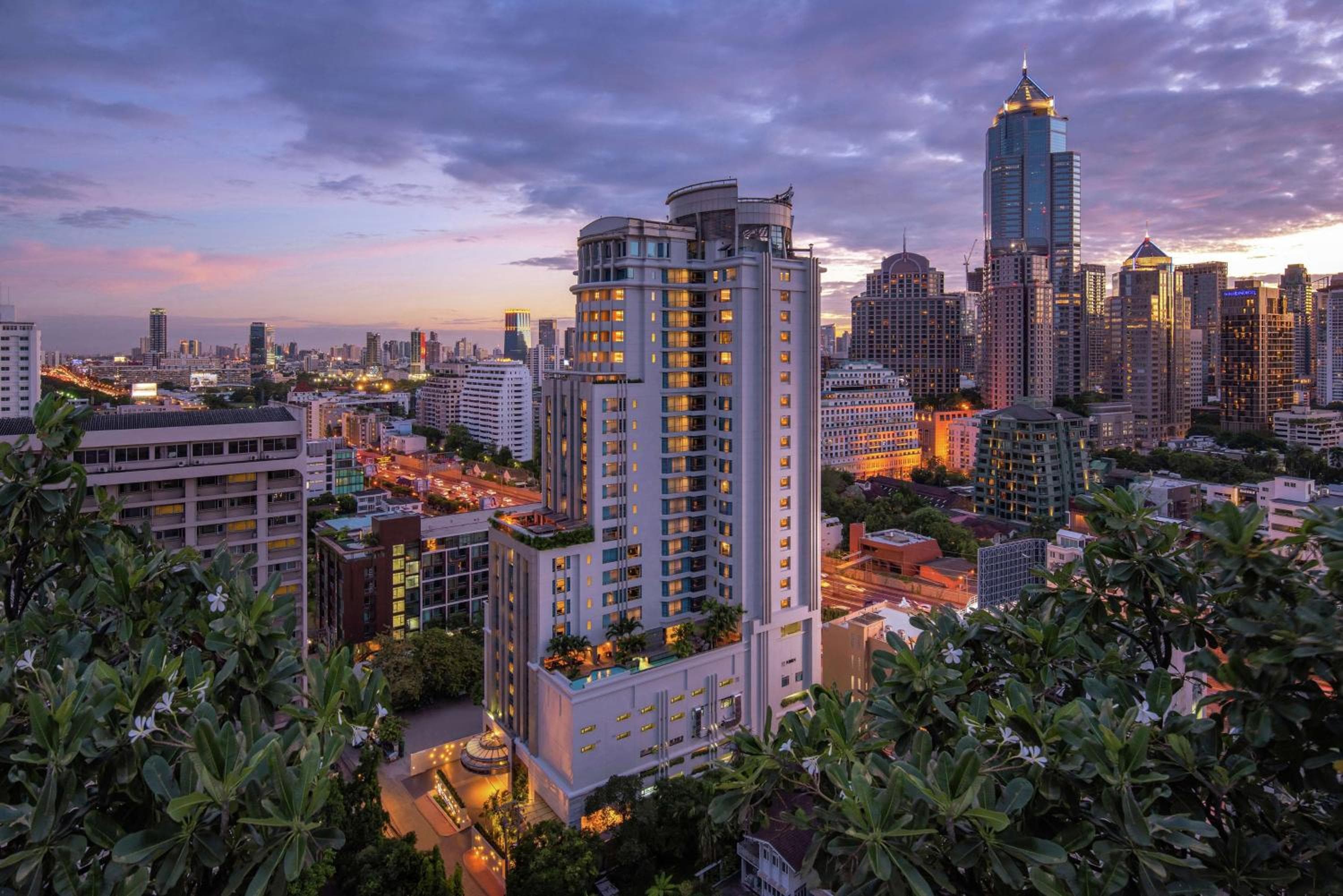 doubletree by hilton ploenchit