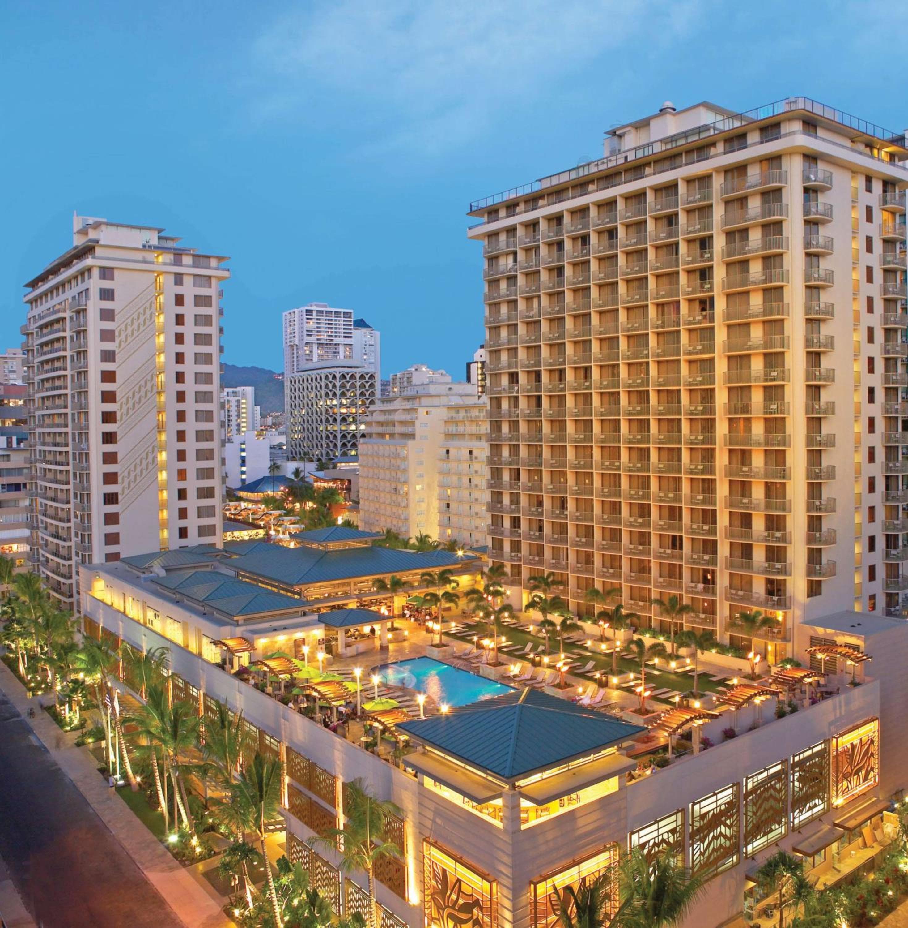 embassy suites by hilton waikiki beach walk