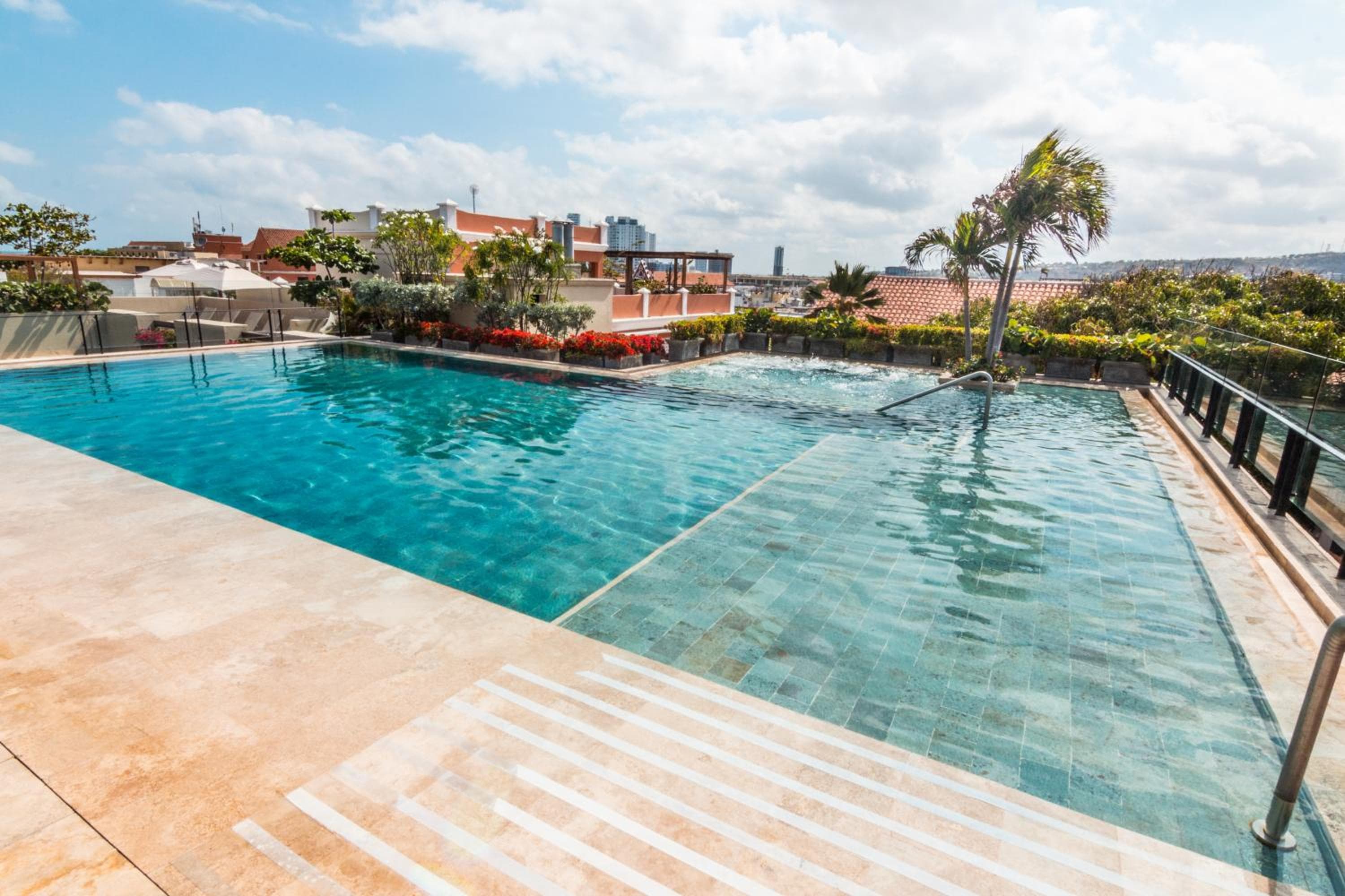 bastión luxury hotel