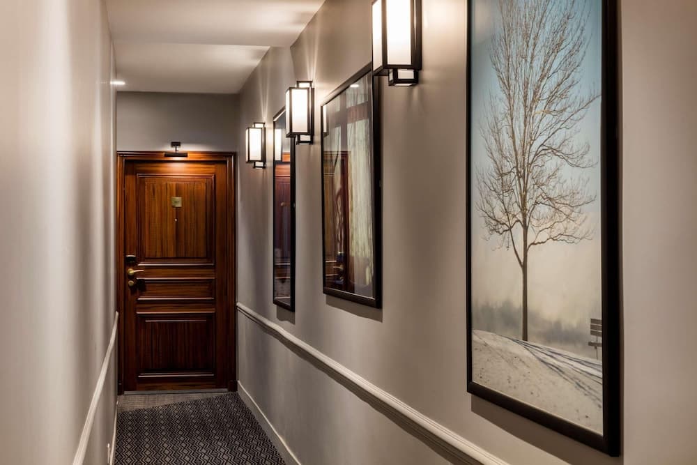 mayflower opera hotel