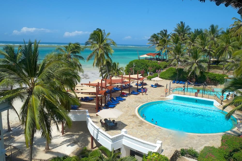 voyager beach resort