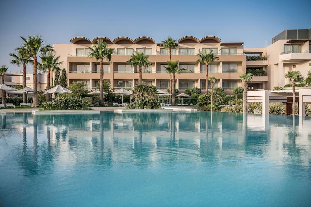 avra imperial hotel